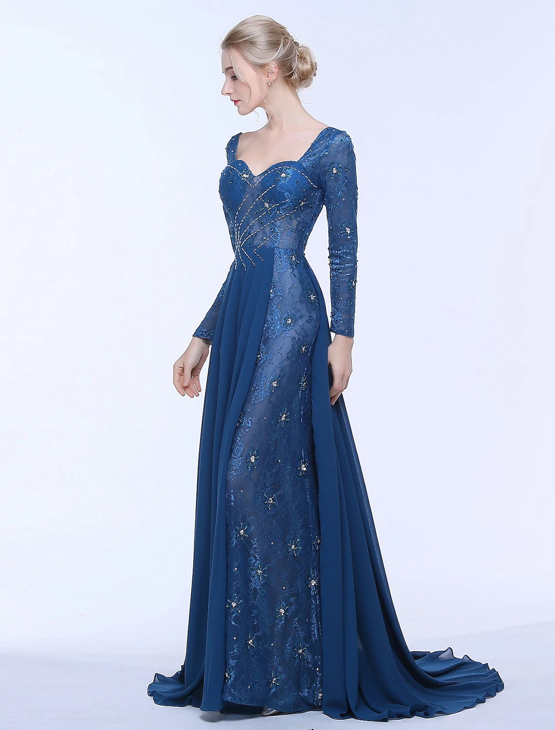 Abito da madre della sposa a trapezio, con splendida schiena scoperta, elegante scollo a cuore, strascico in chiffon, tulle, pizzo con perline, maniche lunghe, senza pizzo, arricciato, cristalli